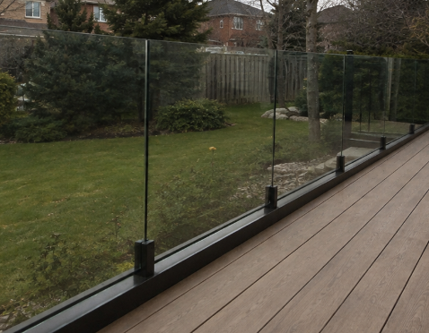 Frameless / Minimal Glass on an Ottawa-area deck