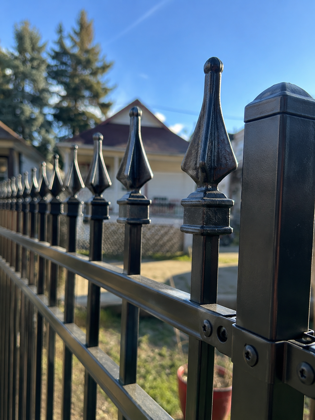 Aluminum fence material